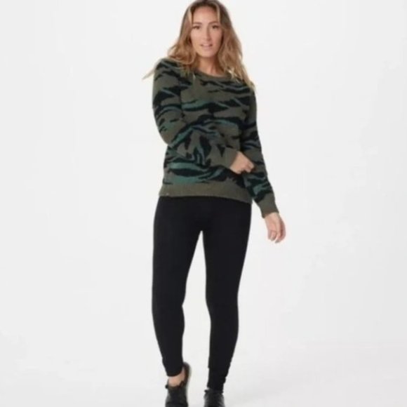 Barefoot Dreams Camoflage CozyChic Seaside Crew-Neck Pullover - Picture 3 of 13